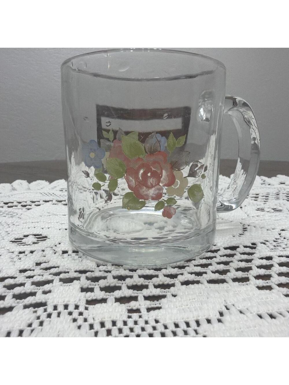 American Vintage  Multi and White Dinnerware